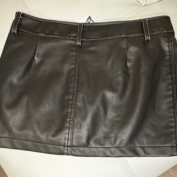 ZARA faux leather skirt - Picture 6 of 7